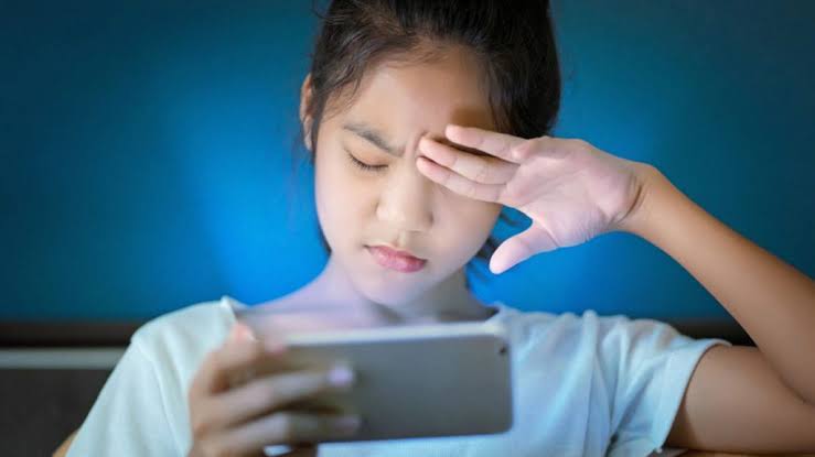 Cara Menjaga Kesehatan Mata di Era Digital bagi Pengguna Gadget Aktif